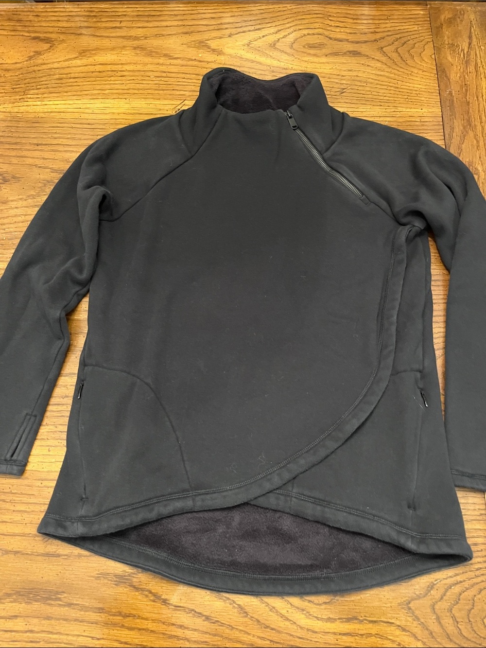 Athleta Cozy Karma Asym Pullover, size medium